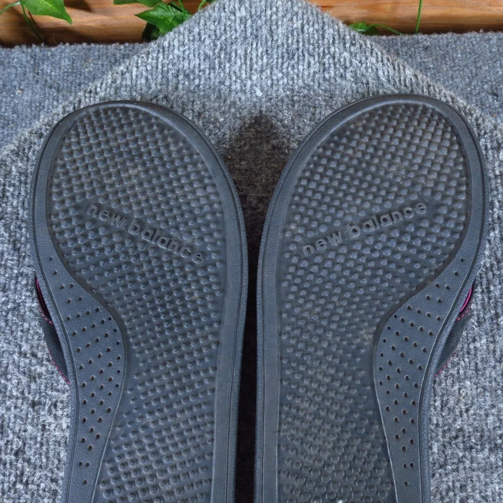 New Balance 153 Rock & Tone Women Flip Flop Sandals Size 10 Recovery Black Pink